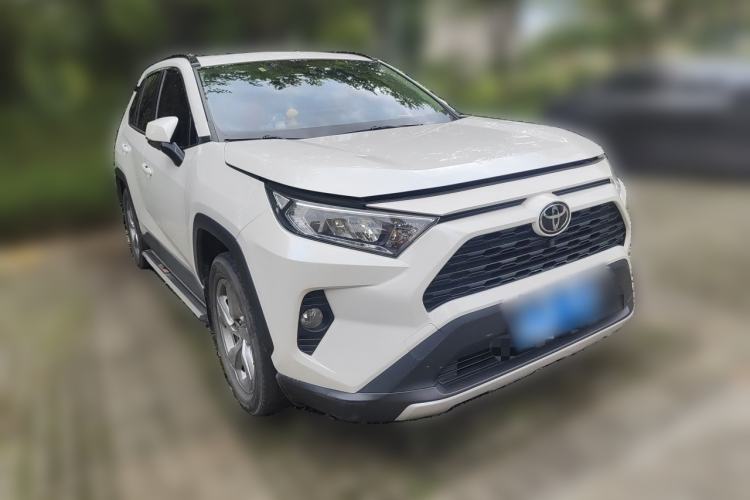 Used Toyota RAV4 2020 2.0L CVT Two-Wheel Drive Fashion PLUS Edition Front Right 45 Deg