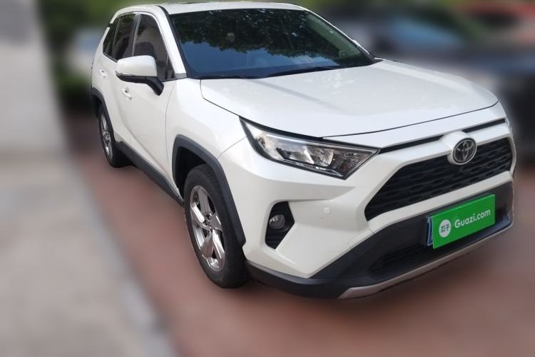 Used Toyota RAV4 2020 2.0L CVT 4x4 Style PLUS Edition Front Right 45 Deg