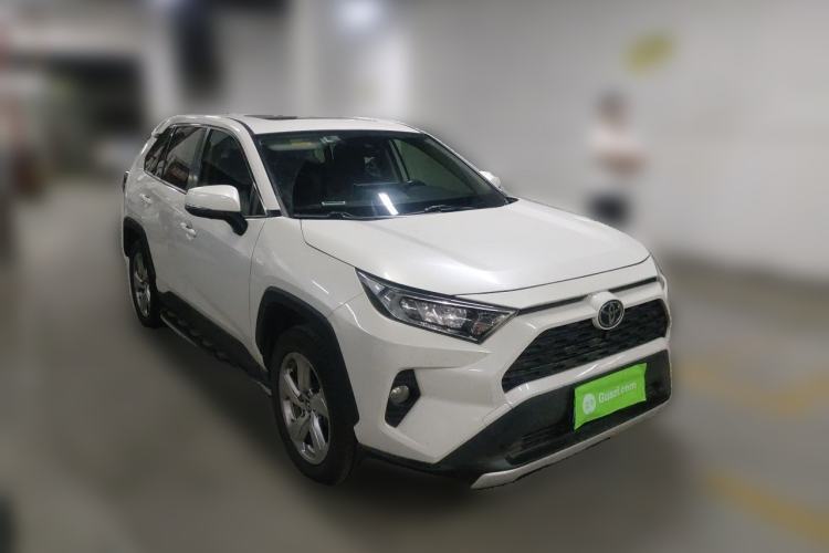 Used Toyota RAV4 2020 2.0L CVT 4x4 Style PLUS Edition Front Right 45 Deg