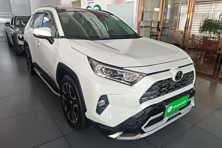 Used Toyota RAV4 2020 2.0L CVT Two-Wheel Drive Prestige Edition Front Right 45 Deg