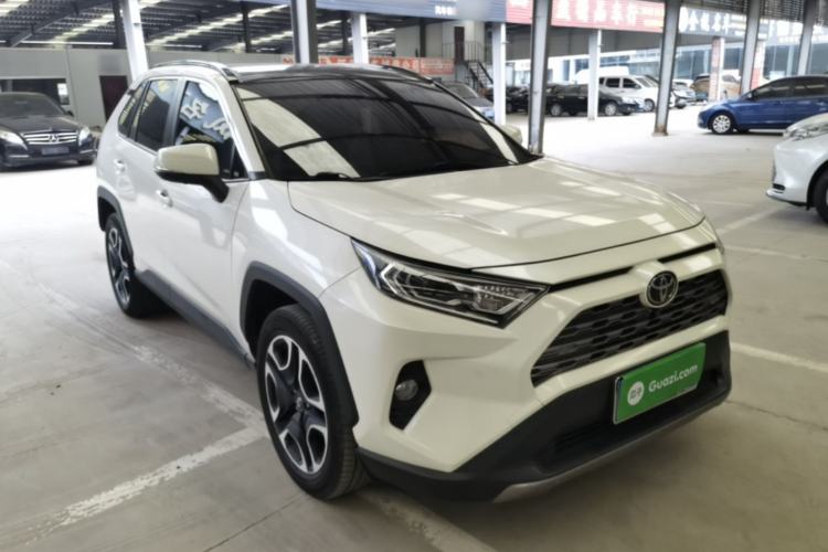 Used Toyota RAV4 2020 2.0L CVT Two-Wheel Drive Prestige Edition Front Right 45 Deg