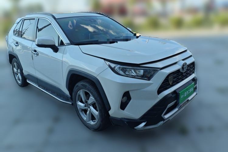 Used Toyota RAV4 2020 2.0L CVT Two-Wheel Drive Fashion Edition Front Right 45 Deg