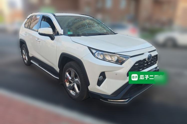 Used Toyota RAV4 2020 2.0L CVT Two-Wheel Drive Fashion Edition Front Right 45 Deg