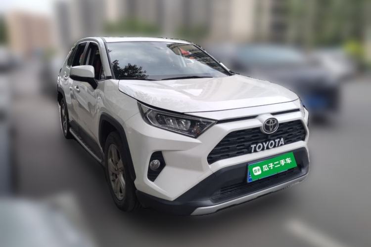 Used Toyota RAV4 2020 2.0L CVT Two-Wheel Drive Fashion Edition Front Right 45 Deg