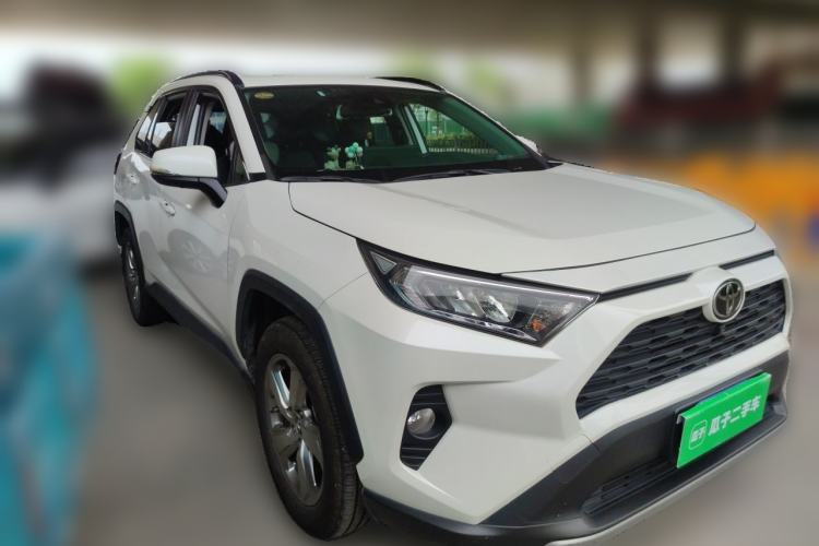 Used Toyota RAV4 2020 2.0L CVT Two-Wheel Drive Fashion Edition Front Right 45 Deg