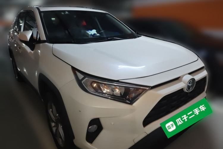 Used Toyota RAV4 2020 2.0L CVT Two-Wheel Drive Fashion Edition Front Right 45 Deg