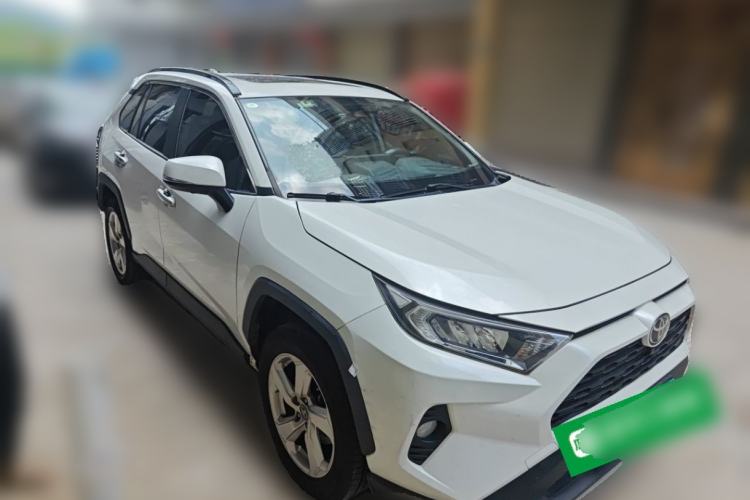 Used Toyota RAV4 2020 2.0L CVT Two-Wheel Drive Fashion Edition Front Right 45 Deg