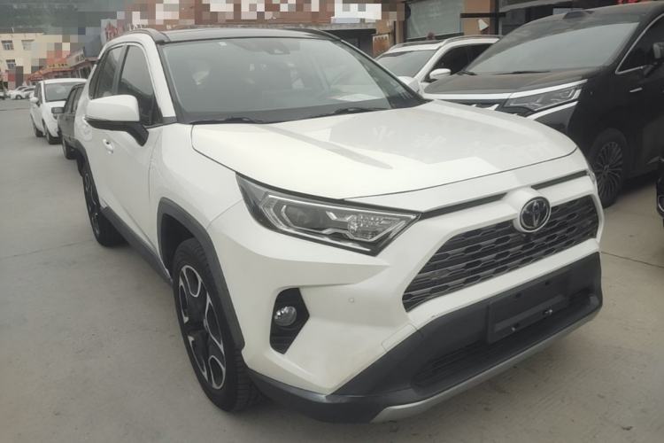 Used Toyota RAV4 2020 2.0L CVT Two-Wheel Drive Prestige Edition Front Right 45 Deg