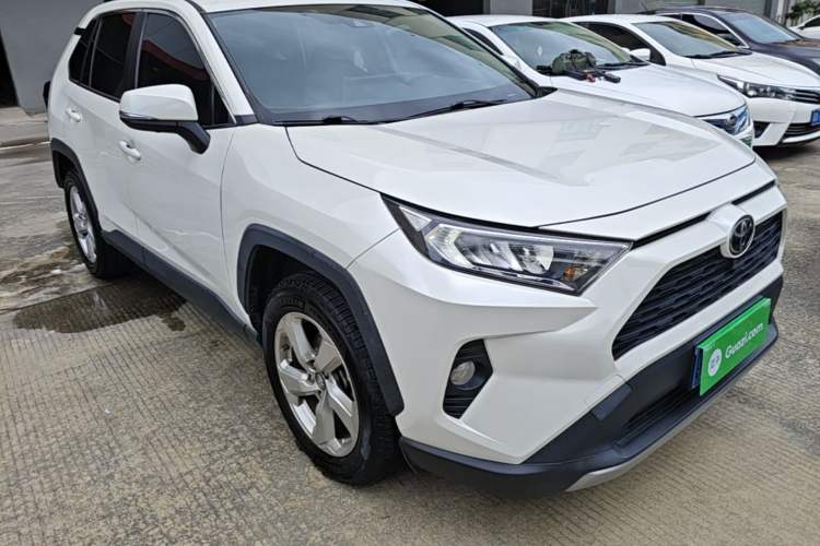 Used Toyota RAV4 2020 2.0L CVT 4x4 Trend Edition Front Right 45 Deg