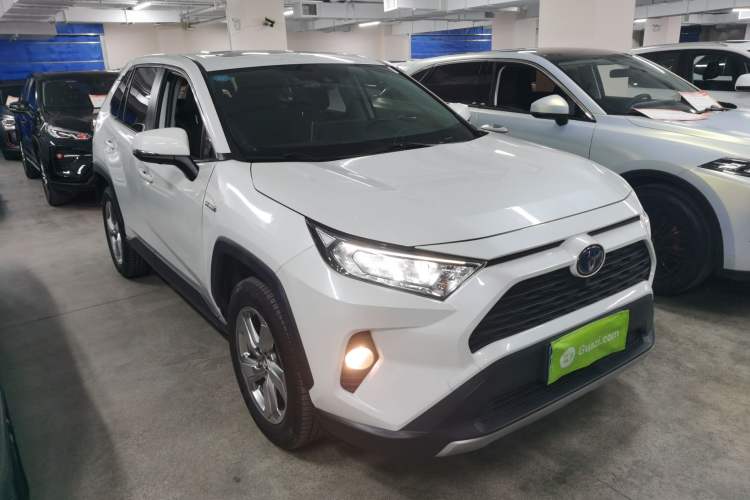 Used Toyota RAV4 2020 Dual-Engine 2.5L E-CVT Two-Wheel Drive Elite Edition Front Right 45 Deg