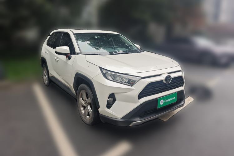 Used Toyota RAV4 2020 2.0L CVT Two-Wheel Drive Fashion PLUS Edition Front Right 45 Deg
