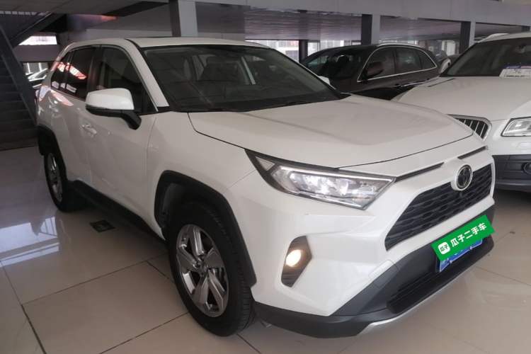 Used Toyota RAV4 2020 2.0L CVT 4x4 Trend Edition Front Right 45 Deg
