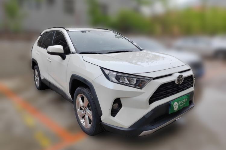 Used Toyota RAV4 2020 2.0L CVT Two-Wheel Drive Fashion Edition Front Right 45 Deg
