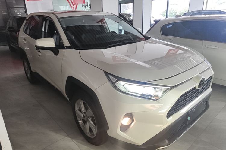 Used Toyota RAV4 2020 2.0L CVT Two-Wheel Drive Fashion PLUS Edition Front Right 45 Deg