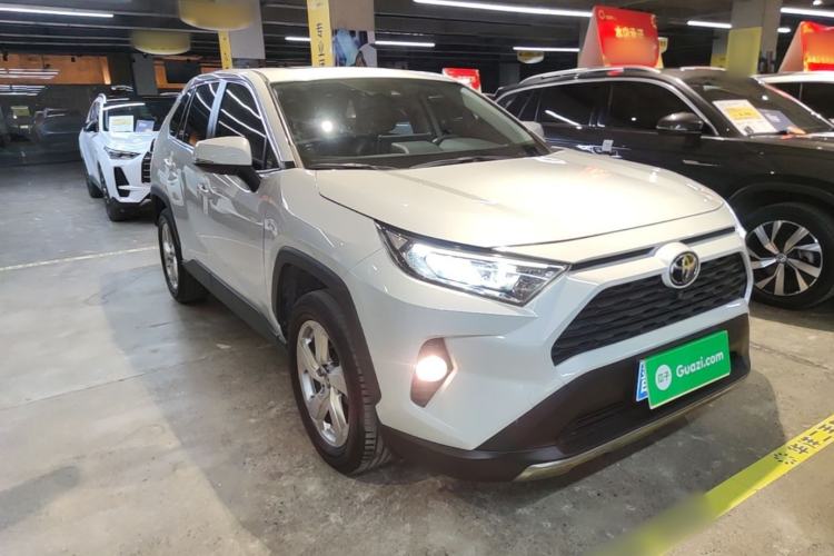 Used Toyota RAV4 2020 2.0L CVT Two-Wheel Drive Fashion PLUS Edition Front Right 45 Deg