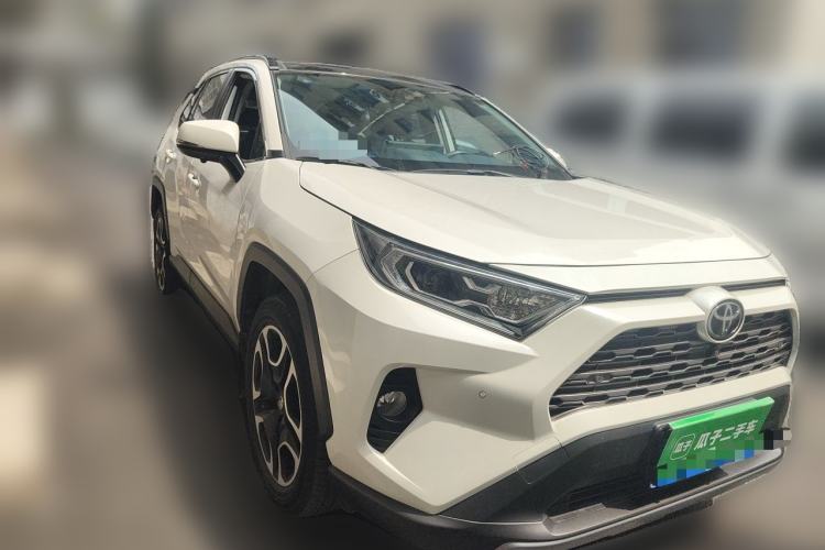 Used Toyota RAV4 2020 2.0L CVT Two-Wheel Drive Prestige Edition Front Right 45 Deg