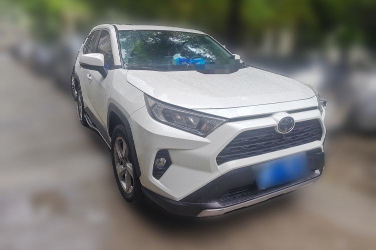 Used Toyota RAV4 2020 2.0L CVT Two-Wheel Drive Fashion PLUS Edition Front Right 45 Deg