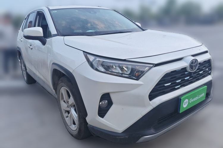 Used Toyota RAV4 2020 2.0L CVT Two-Wheel Drive Fashion Edition Front Right 45 Deg