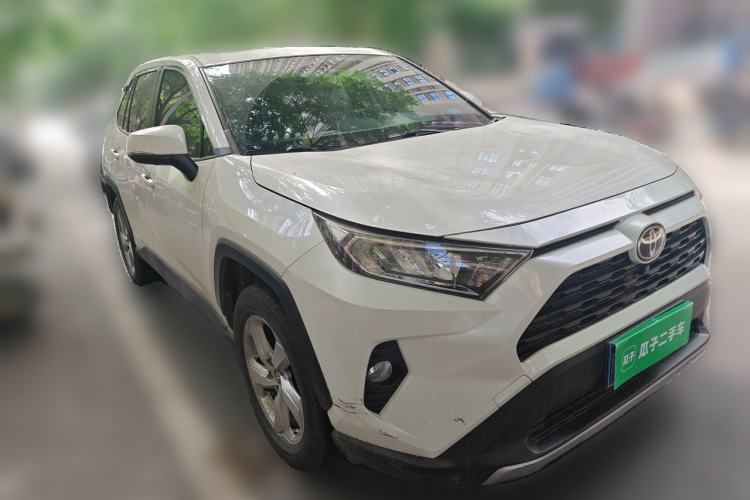 Used Toyota RAV4 2020 2.0L CVT Two-Wheel Drive Fashion Edition Front Right 45 Deg