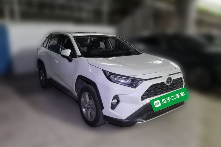 Used Toyota RAV4 2020 2.0L CVT Two-Wheel Drive Fashion Edition Front Right 45 Deg