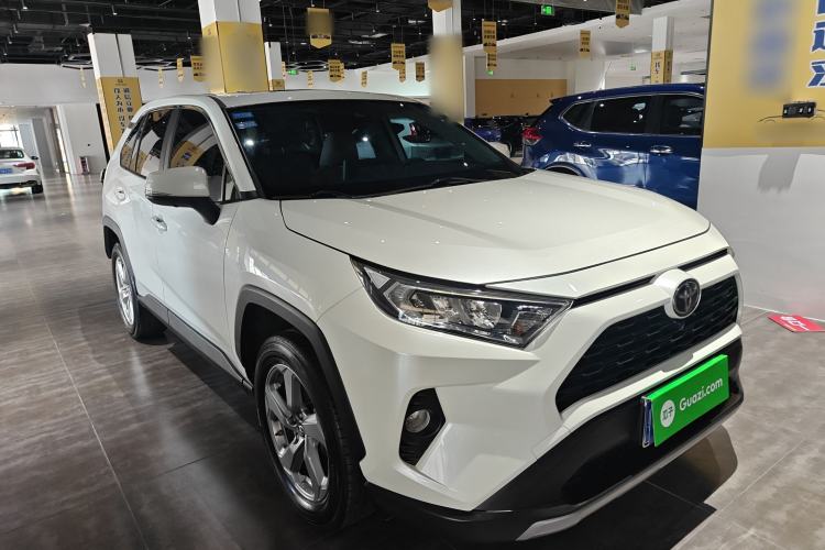 Used Toyota RAV4 2020 2.0L CVT Two-Wheel Drive Fashion Edition Front Right 45 Deg