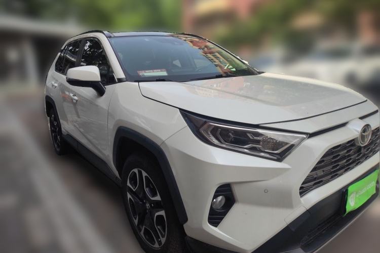 Used Toyota RAV4 2020 2.0L CVT Two-Wheel Drive Prestige Edition Front Right 45 Deg