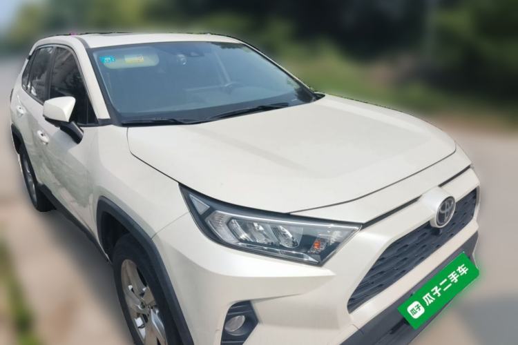 Used Toyota RAV4 2020 2.0L CVT Two-Wheel Drive Fashion Edition Front Right 45 Deg