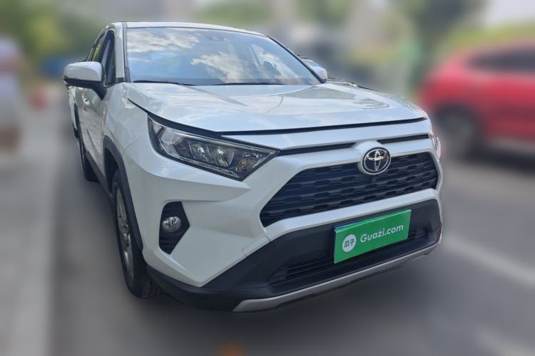 Used Toyota RAV4 2020 2.0L CVT Two-Wheel Drive Fashion PLUS Edition Front Right 45 Deg