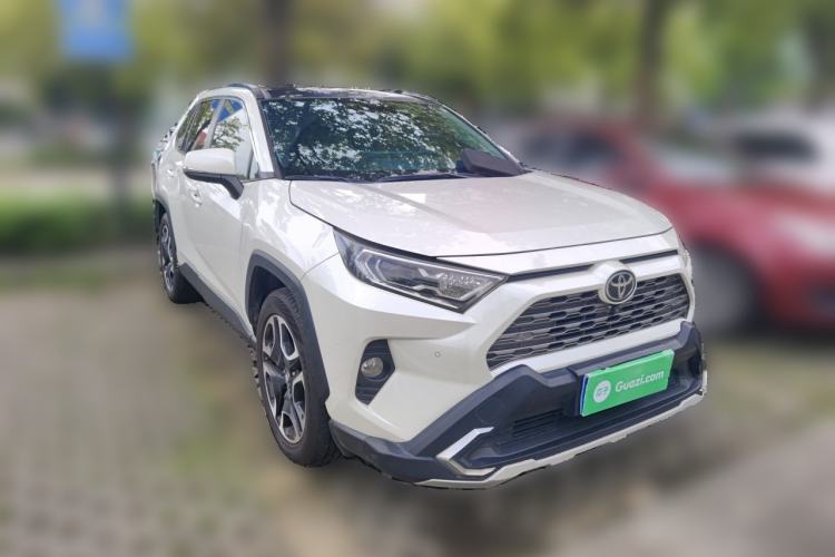 Used Toyota RAV4 2020 2.0L CVT Four-Wheel Drive Prestige Edition Front Right 45 Deg
