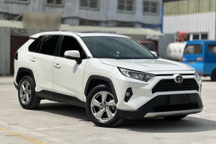 Used Toyota RAV4 2020 2.0L CVT 4x4 Style PLUS Edition Front Right 45 Deg