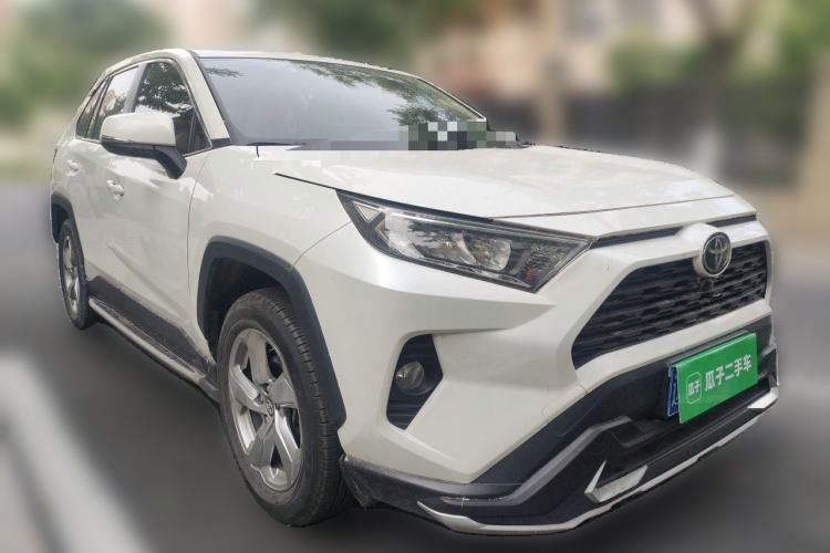 Used Toyota RAV4 2020 2.0L CVT Two-Wheel Drive Fashion Edition Front Right 45 Deg