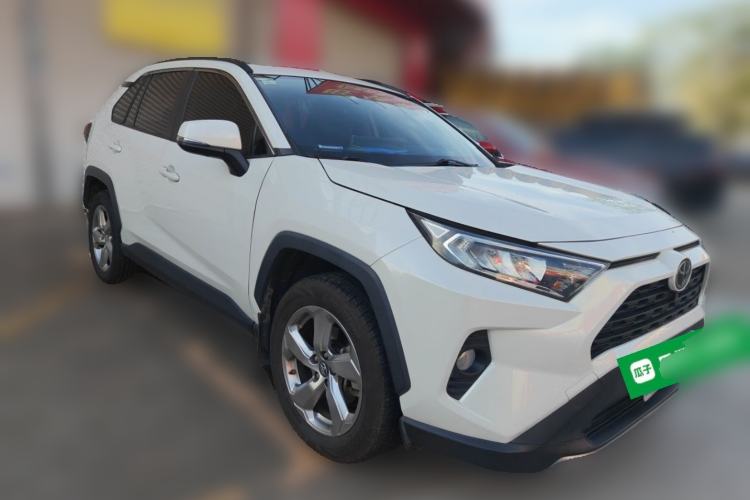 Used Toyota RAV4 2020 2.0L CVT Two-Wheel Drive Fashion Edition Front Right 45 Deg