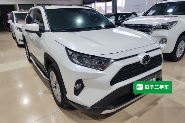 Used Toyota RAV4 2020 2.0L CVT Two-Wheel Drive Fashion PLUS Edition Front Right 45 Deg