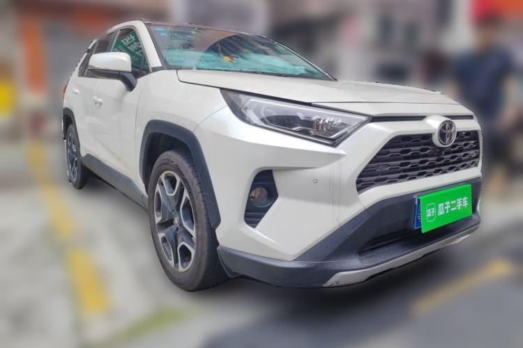 Used Toyota RAV4 2020 2.0L CVT Two-Wheel Drive Prestige Edition Front Right 45 Deg