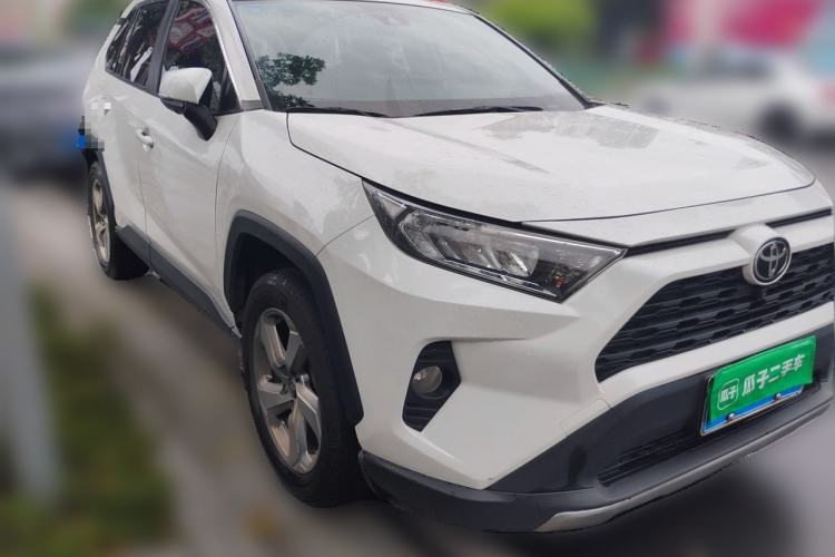 Used Toyota RAV4 2020 2.0L CVT Two-Wheel Drive Fashion Edition Front Right 45 Deg