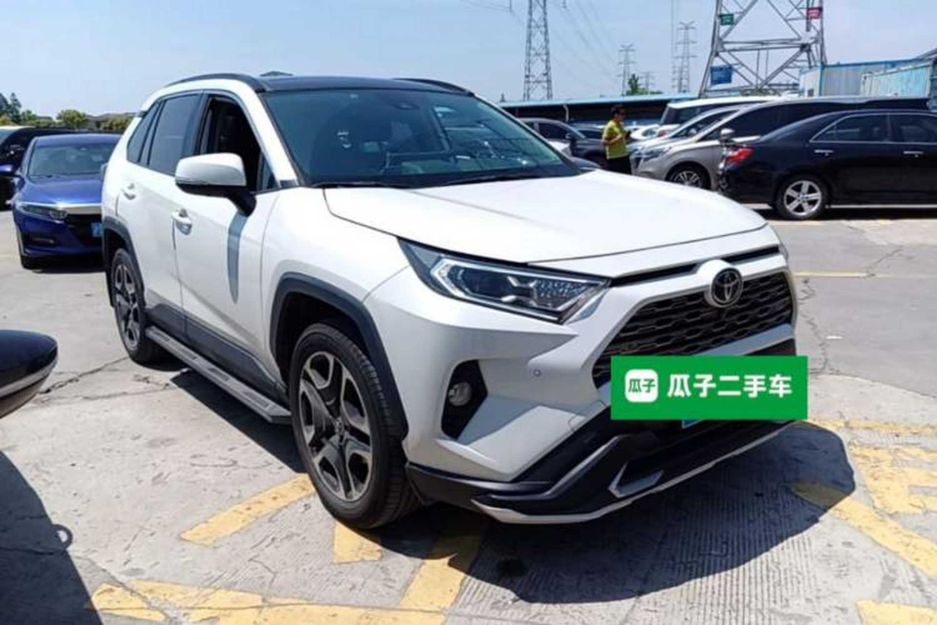 Used Toyota RAV4 2020 2.0L CVT Two-Wheel Drive Prestige Edition Front Right 45 Deg