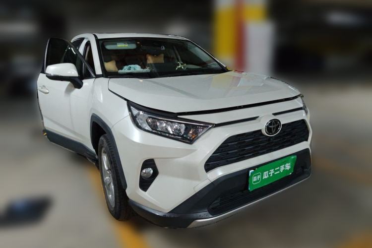Used Toyota RAV4 2020 2.0L CVT Two-Wheel Drive Fashion Edition Front Right 45 Deg