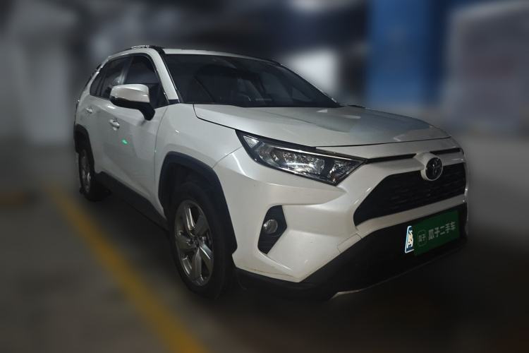 Used Toyota RAV4 2020 2.0L CVT Two-Wheel Drive Fashion Edition Front Right 45 Deg