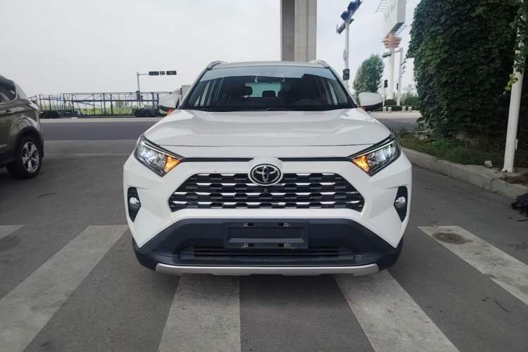 Used Toyota RAV4 2020 2.0L CVT Two-Wheel Drive Fashion Edition Front