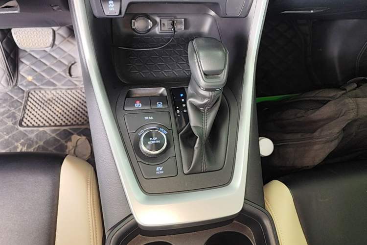 Used Toyota RAV4 2020 Dual-Engine 2.5L E-CVT Four-Wheel Drive Elite Edition Gear Lever