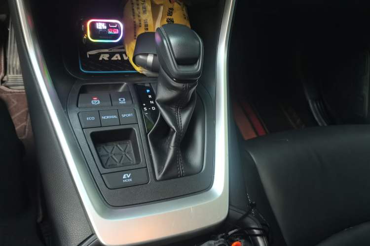Used Toyota RAV4 2020 Dual-Engine 2.5L E-CVT Two-Wheel Drive Elite Edition Gear Lever