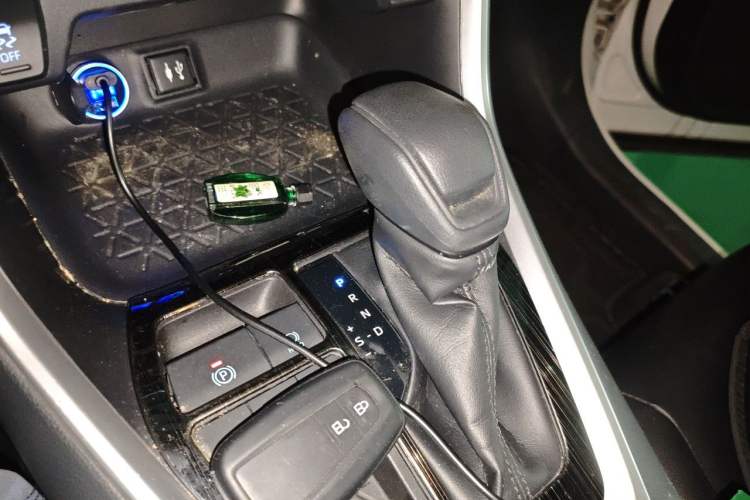 Used Toyota RAV4 2020 Dual-Engine 2.5L E-CVT Two-Wheel Drive Elite Edition Gear Lever
