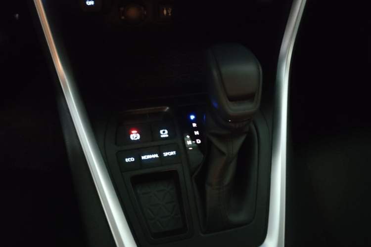 Used Toyota RAV4 2020 2.0L CVT Two-Wheel Drive Fashion Edition Gear Lever