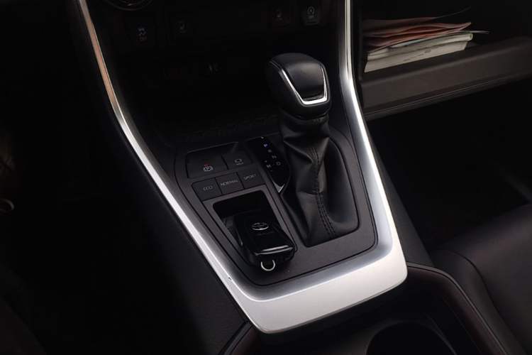 Used Toyota RAV4 2020 2.0L CVT Two-Wheel Drive Fashion PLUS Edition Gear Lever