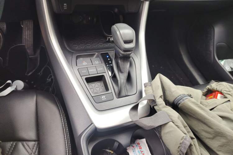 Used Toyota RAV4 2020 Dual-Engine 2.5L E-CVT Two-Wheel Drive Elite Edition Gear Lever