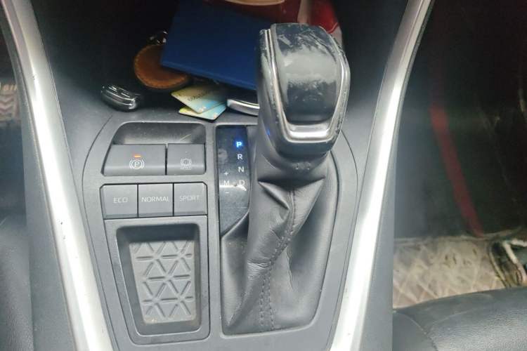 Used Toyota RAV4 2020 2.0L CVT Two-Wheel Drive Fashion PLUS Edition Gear Lever