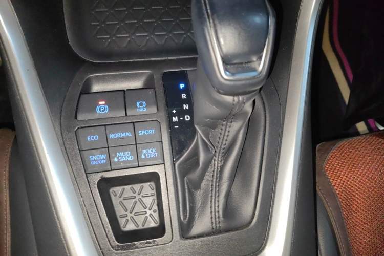 Used Toyota RAV4 2020 2.0L CVT 4x4 Style PLUS Edition Gear Lever