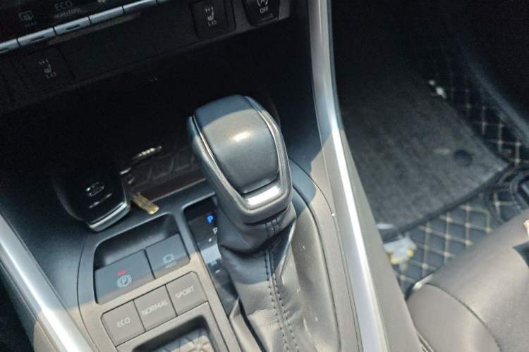 Used Toyota RAV4 2020 2.0L CVT Two-Wheel Drive Prestige Edition Gear Lever
