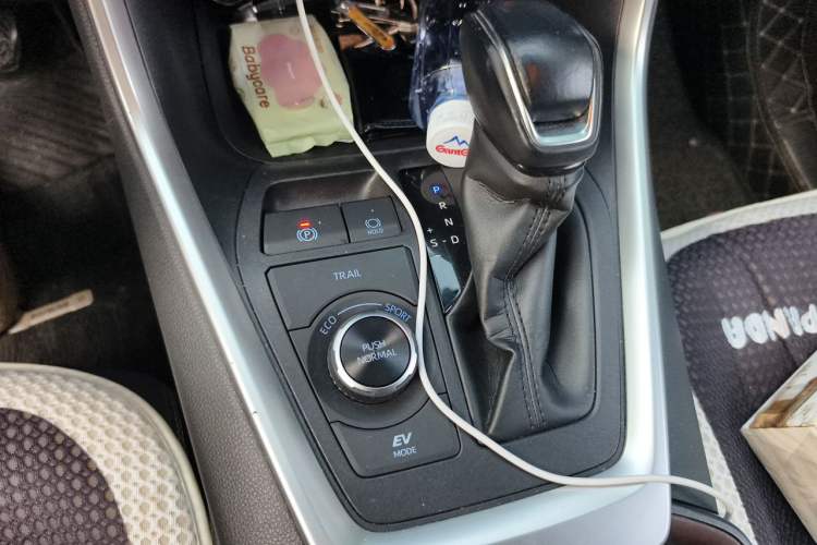 Used Toyota RAV4 2020 Dual-Engine 2.5L E-CVT 4x4 Elite PLUS Edition Gear Lever