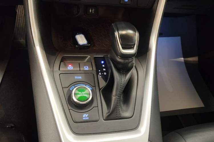 Used Toyota RAV4 2020 Dual-Motor 2.5L E-CVT Four-Wheel Drive Flagship Edition Gear Lever